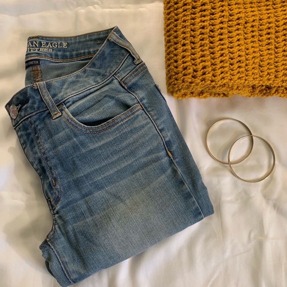 AMERICAN EAGLE MEDIUM WASH JEGGINGS